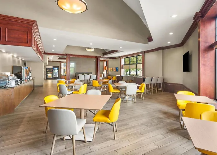 Comfort Suites Green Bay West
